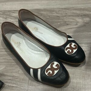 WALTER GENUIN BLACK AND TAN LOAFERS